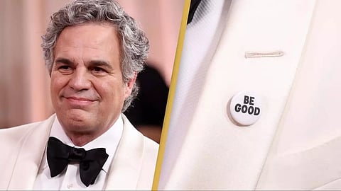 MARK Ruffalo arrives at the 83rd Golden Globe Awards at the Beverly Hilton in Beverly Hills on Sunday, January 11, 2026, wearing a simple yet pointed accessory: a “Be Good” pin. 