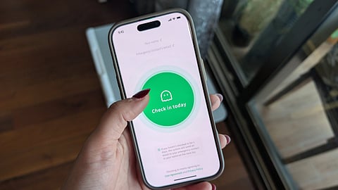 The Si Le Me mobile app, whose name translates to “Are you dead?”, prompts users to check in daily and automatically alerts an emergency contact if no activity is detected for two consecutive days, a feature that has fueled its surge in popularity across China.
