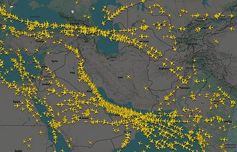 Map showing planes avoiding flying over Iran airspace