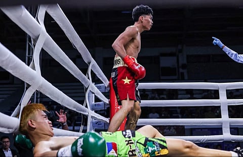 UNDEFEATED world-rated flyweight AJ Paciones displays devastating power in flattening compatriot Jeraldine Oclarit in his last fight in Manila.