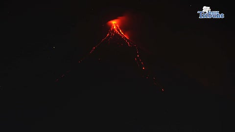 (January 20 2026) The continued flowing of pyroclastic density currents (PDC) or “uson” captured on Tuesday midnight January 20 2026. the Philippine Institute of Volcanology and Seismology (PHIVOLCS) remind that the Alert Level 3 still over Mayon and entry into the 6-km Permanent Danger Zone must be prohibited. Photo/Analy Labor