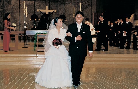 Lea Salonga and Robert Chien on their wedding day, years before their separation. | Andy Tecson Photography, Raymund Isaac, and Fidel Lirio Photography