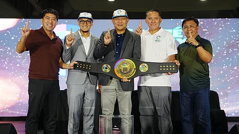 RUNRIO president Rio de la Cruz (second from left), Sante Barley CEO Joey Marcelo (middle), and other race organizers promise a more exciting season of the Sante Barley Trilogy Run Asia.