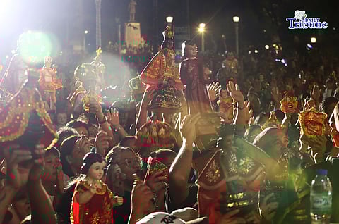 (January 25 2026) Iloilo SADSAD, gathered thousands of Senor Sto. Nino devotees carrying the images of holy child to blessed in front of San Jose Parish church in Iloilo, during the celebration of the annual fest of Senor Sto Nino on Saturday January 24 2026, Sadsad” is a prayer dance and a dance of worship” – a combination of dancing, chanting, and praying, with a priest leading the chanting of praises. Photo/Analy Labor