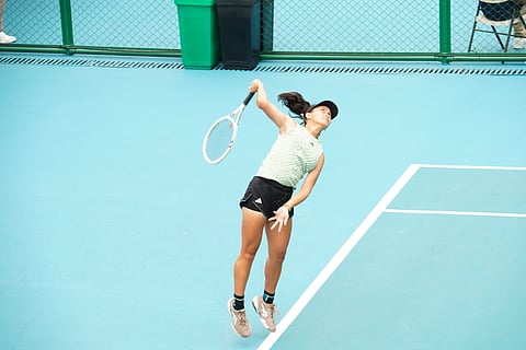 ELIZABETH Abarquez fails to match the power, skills and experience of Mai Hontama of Japan in the Round of 32 of the singles event of the Philippine Women’s Open main draw on Monday.  
