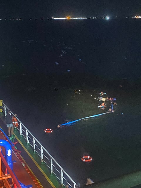 NAILIGTAS ng Philippine Coast Guard (PCG) ang 13 mangingisda nang bumangga ang kanilang fishing banca sa isang LPG tanker sa waters ng Barangay Lamao, Limay, Bataan, noong 23 January 2026.