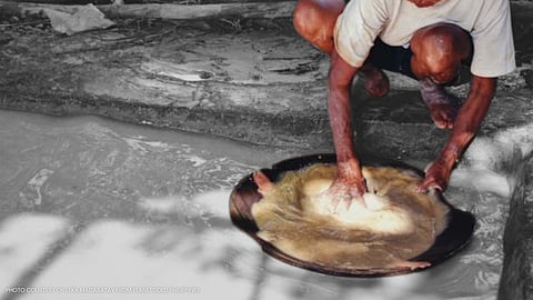 A 47-year-old man died after being buried by a landslide while gold panning with his daughter in Tuba, Benguet on 27 January 2026, police said.