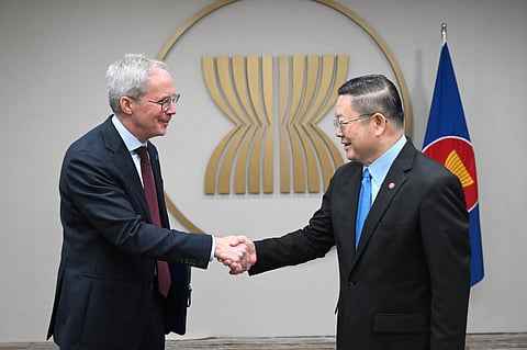 ADB Vice President for East and Southeast Asia Scott Morris (left) and ASEAN Secretary General Dr. Kao Kim Hourn.