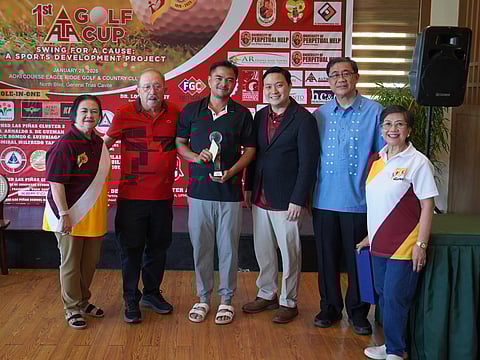 LT. Col. and Perpetual Help Medical Center (PHMC) president Richard Antonio (3rd from right) and other officials of UPHSD are shown with Class B Champion Allen Aquino and 1st runner up Jose Rommel Almero. 