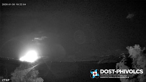 DOST -PHIVOLCS Observed a grassfire on Taal Volcano. However, LGUs said that no signs of eruption as of the moment were observed in the volcano. 