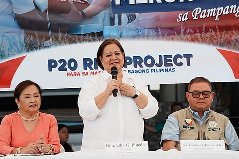 Some 1,000 Kapampangans benefited from the Benteng Bigas, Meron Na program held at the Lubao Municipal Hall in the town of Lubao, Pampanga on February 3, 2026. Department of Agriculture (DA) Secretary Francisco P. Tiu Laurel Jr. led the program along with Congresswoman Gloria Macapagal-Arroyo, and Governor Lilia “Nanay” Pineda.
