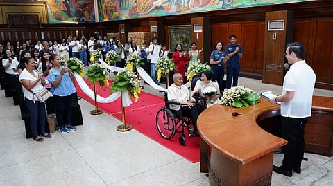 Manila couple weds at City Hall after 32-year wait