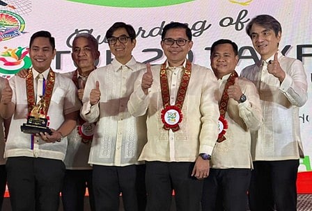 Therma Mobile among Navotas top taxpayers. Therma Mobile, represented by AboitizPower Transition Business Group AVP for Corporate Services Lou Jason Deligencia (1st from left), receives a token of recognition from Navotas City Mayor John Rey Tiangco (3rd from left) during the 119th Navotas Day Celebration.
