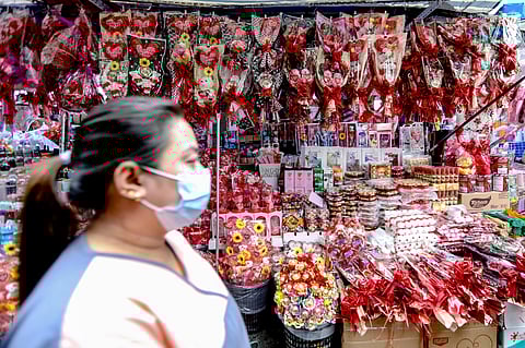 
Divisoria bleeds red this season as various gifts for valentines, including heart shaped greetings, stuffed toys, chocolates, and flowers, are seen sold in retail and bulk.| Aram Lascano