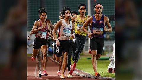 HUSSEIN Loraña melts under pressure as he failed to advance to the medal round of the men’s 800m run of the Asian Indoor Athletics Championships on Friday in China.