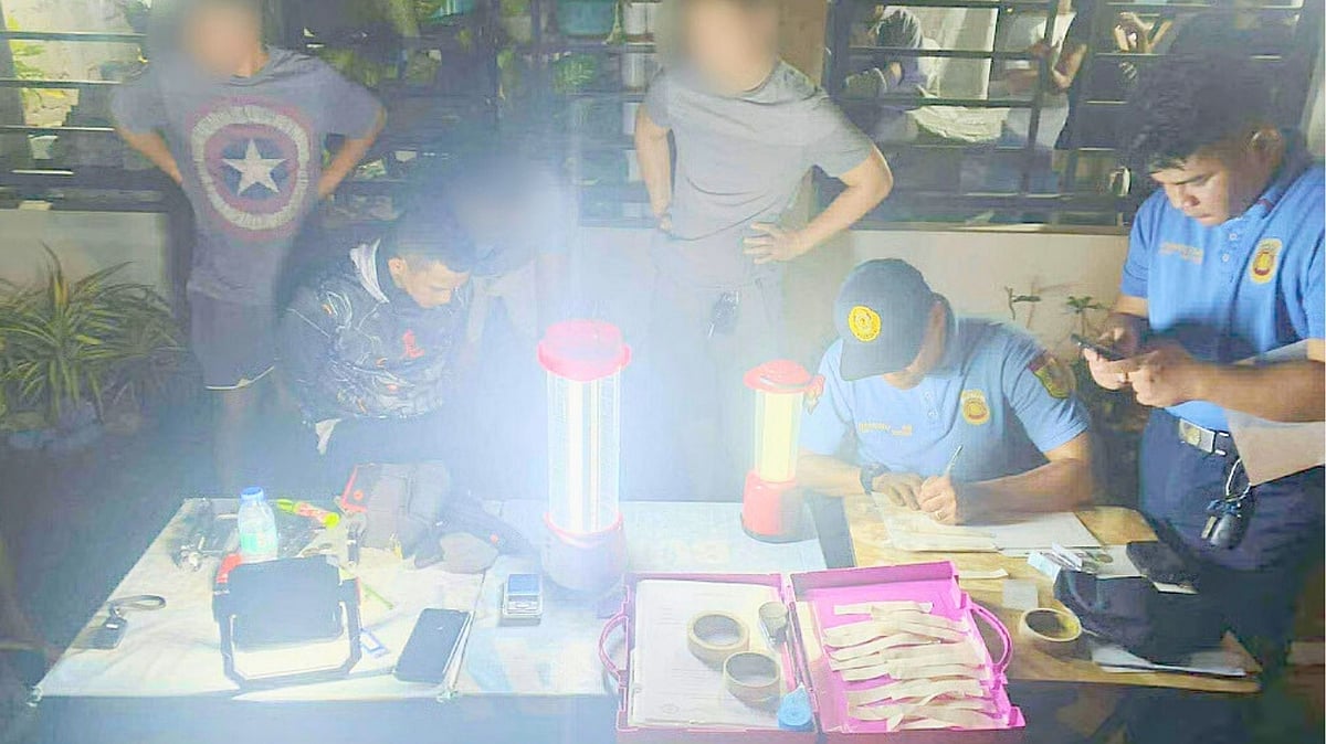Checkpoint arrest yields shabu, gun components