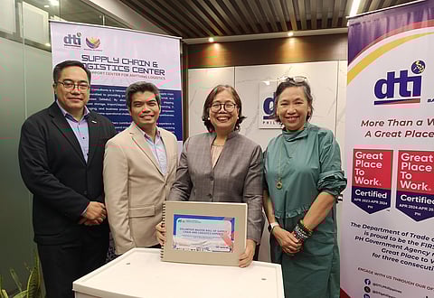 FAST Logistics officials, headed by FAST CEO for Logistics Manuel L. Onrejas Jr., (2nd from left); VP for Strategic Growth Initiatives Gladys Ceniza (3rd from left), and Business Unit Head for Cold Chain Solutions Marc Anthony Dizon (left most), and DTI Supply Chain and Logistics Group headed by Undersecretary Mary Jean Pacheco.