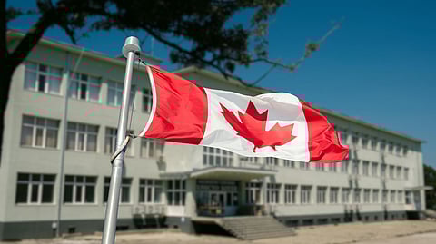 SAWI ang siyam sa isang pamamaril sa high school sa British Columbia.