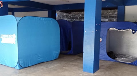 THE local government of Malabon City are setting up temporary shelters at the Catmon Evacuation Center using modular units for fire victims in Barangay Maysilo who were displaced by a blaze last Tuesday.