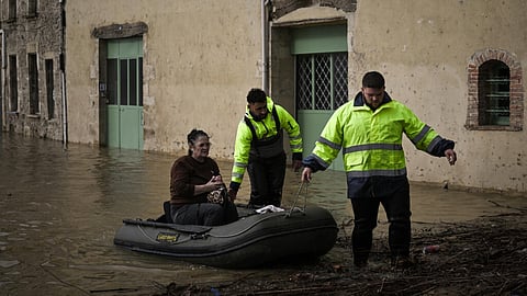 New Zealand floods kill one, leave thousands without power