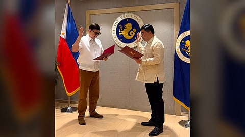 MATIBAG takes oath Lawyer Melvin Matibag (right) is sworn in as the new director of the National Bureau of Investigation on Friday, 20 February, in Malacañang Palace, by Executive Secretary Ralph Recto. Director Matibag was secretary general of PDP Laban and former President Rodrigo Duterte’s acting Cabinet secretary. He also writes the column ‘Power Dynamics’ for DAILY TRIBUNE. 