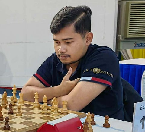 INDONESIAN GM Novendra Priasmoro ponders his next move against GM Pa Iniyan of India in Round 5 of the Manny Pacquiao International Chess Open.