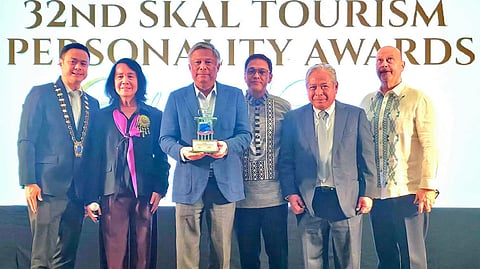 PAGCOR chairman and CEO Alejandro Tengco (3rd from left) receives his plaque of recognition as Best Entertainment Tourism Leader during the 32nd Skål International Makati Tourism Personality Awards at the Grand Ballroom of Okada Manila on February 26. He is flanked by (from left) Skål International Makati president Capt. Stanley Ng,  Skål vice president Angel Bognot, Skål member Allan Cristobal, Skål International Makati chairman Jaime Bautista and Skål president and Heritage Hotel GM Farid Schoucair.