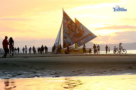 (March 01 2026) Local and foreign tourist flock at the shoreline of Arevalo in Iloilo City on Sunday March 1 2026, to witness the colorful 53rd Iloilo-Guimaras Paraw Regatta Festival. The Iloilo Paraw Regatta Festival is Asia's oldest traditional sailing event in the Philippines, held annually in Villa Arevalo, Iloilo City, . Photo/Analy Labor
