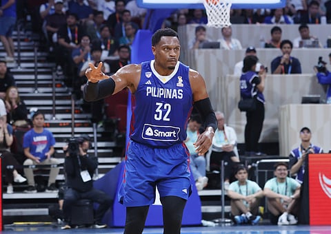 JUSTIN Brownlee doesn’t mind the height disadvantage that awaits him when he reinforces Barangay Ginebra in the PBA Commissioner’s Cup.  
