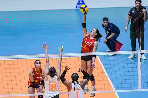 SAVI Davison and the PLDT High Speed Hitters are hot on a win that will send them back to the top spot of the PVL All-Filipino Conference team standings.    