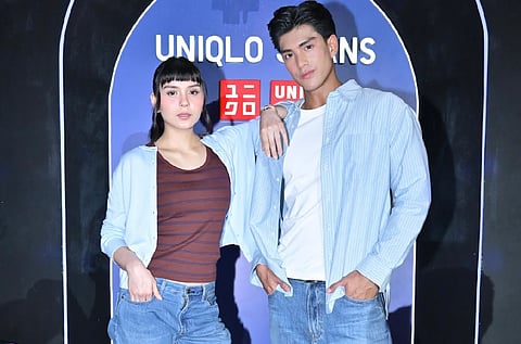 Anthony Constantino and Ashley Ortega caught everyone's attention wearing jeans that combine the comfort of a hug with the style of high fashion.