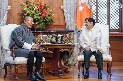 Bhutan Prime Minister Tshering Tobgay arrives in Malacanang and welcomed by President Ferdinand Marcos Jr. on Thursday, the first time that a Bhutanese leader sets foot in the residence of sitting Philippine leader. 