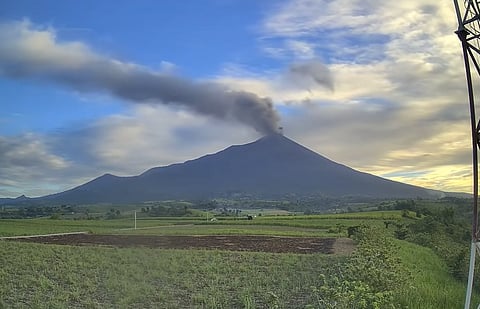 ASH emission from Mount Kanlaon in Negros Oriental that began at 5:58 a.m. this Saturday.
