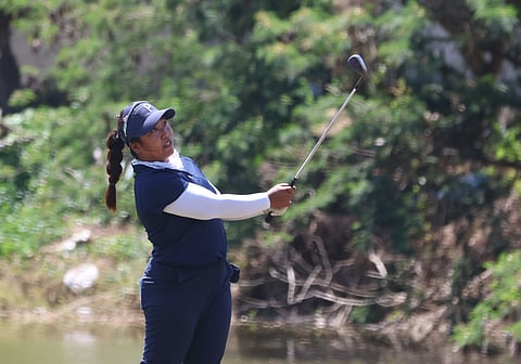 FLORENCE Bisera banks on her late-round surge to finish with a three-under 69 at the start of the ICTSI Lakes Championship at Lakewood Golf and Country Club.