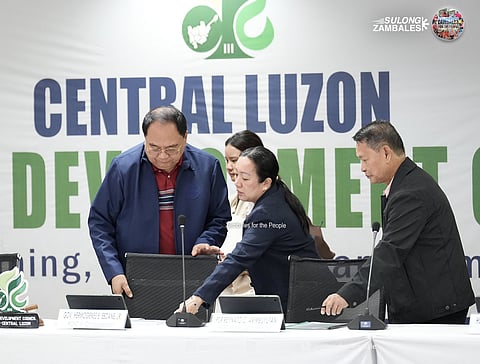 The Regional Development Council Region 3 (RDC3) discussed budget proposals for 32 government departments and agencies, including 12 State Universities and Colleges in Central Luzon for the Fiscal Year 2027 during the RDC3’s 1st Quarter 2026 Full Council Meeting held in the City of San Fernando, Pampanga on March 23, 2026.