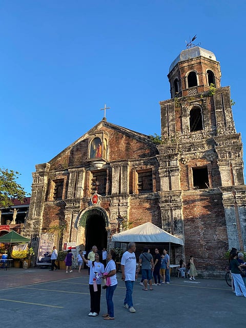 Visita Iglesia continues on Maundy Thursday despite rising fuel costs