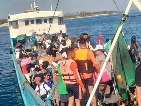 170 rescued as vessel runs aground in Occidental Mindoro