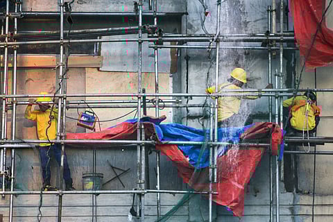 Workers under extreme heat