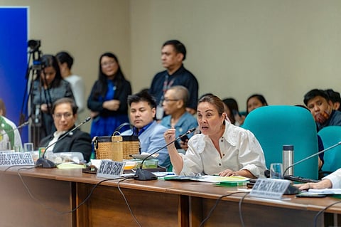 LOREN Legarda
