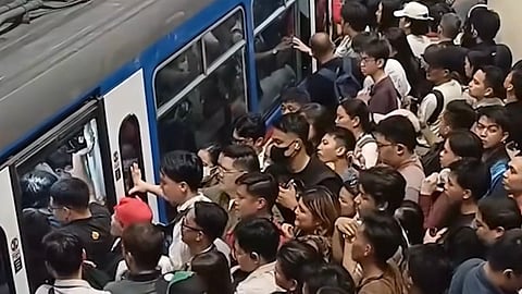 DOTr debunks viral MRT-3 Ayala congestion claim