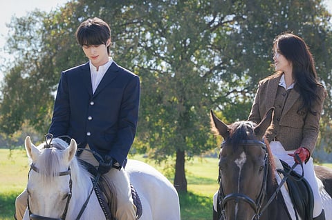 THE drama takes center stage, blending power, ambition and hidden truths as it captures viewers with its gripping storyline and regal intrigue.