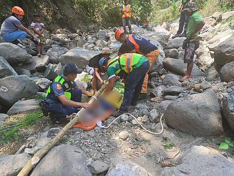 Vehicle falls into ravine in Banaue, Ifugao