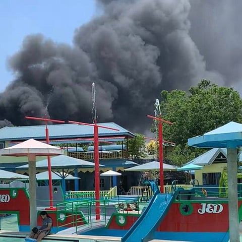 A blaze razes a part of the renowned swimming pool Jed’s Island Resort in the town of Calumpit, Bulacan, causing massive smoke and extreme heat in the area. 