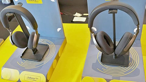 NOISE out, focus in.