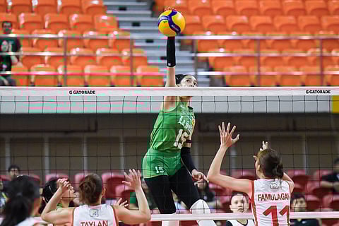 AMIE Provido delivers a quick kill in the middle during the La Salle Lady Spikers’ 25-20, 25-18, 25-15 win over the UE Lady Warriors in Season 88 UAAP women’s volleyball tournament on Wednesday.