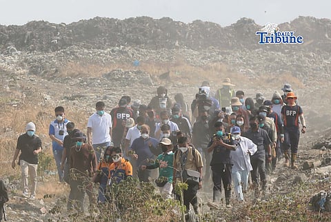 LANDFILL FIRE RESPONSE: Vince Dizon visits the Navotas Sanitary Landfill on 16 April 2026 to assess ongoing operations and coordinate assistance with local governments as a fire continues to burn for several days, affecting communities in Navotas, Malabon, and Obando, Bulacan. Photo by Analy Labor.