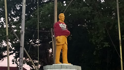 Man dresses Quezon monument in Real, draws warning from Mayor Macasaet