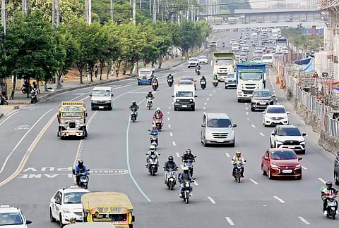 COMMONWEALTH Avenue moves with unusual ease this Friday. With fuel prices still rising, the Metropolitan Manila Development Authority confirms fewer vehicles on key Metro Manila roads as motorists begin to feel the pinch and change their ways.