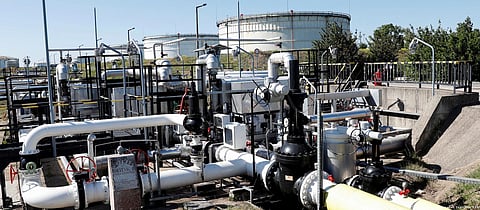 Russian oil flows thru repaired pipeline