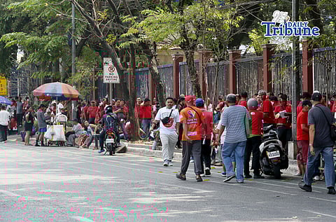 (April 24 2026) Taxi drivers flock to the Land Transportation Office LTO in Quezon City on Friday, April 24 2026, to claim their P5000 cash fuel subsidy amid rising fuel. The queuing reached up to V. Luna avenue during the first day of payout.  Photo/Analy Labor